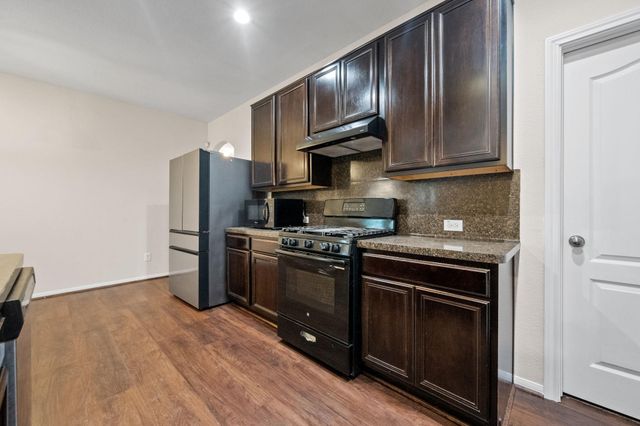3027 Lockeridge Village Drive, Spring, TX 77386