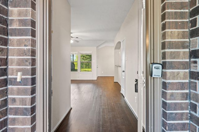 3027 Lockeridge Village Drive, Spring, TX 77386