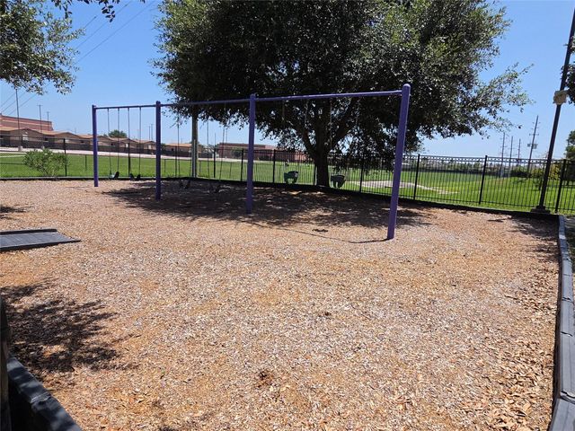 3027 Lockeridge Village Drive, Spring, TX 77386