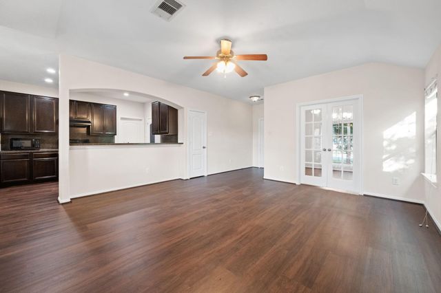 3027 Lockeridge Village Drive, Spring, TX 77386