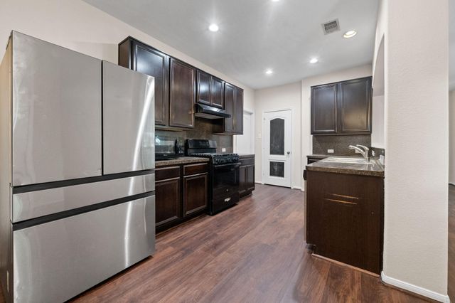 3027 Lockeridge Village Drive, Spring, TX 77386