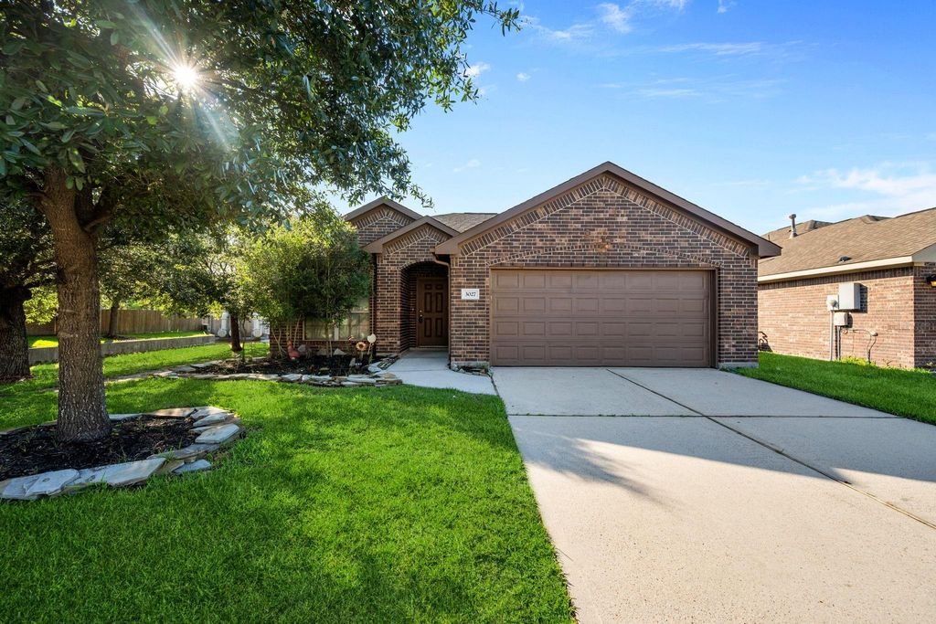 3027 Lockeridge Village Drive, Spring, TX 77386