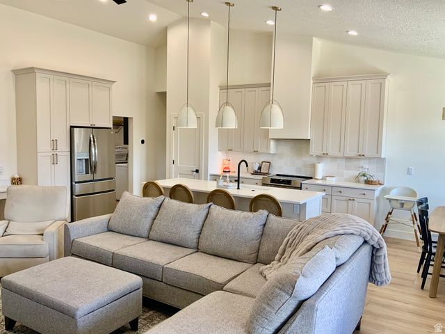 277 W 800 S, Monroe, UT 84754