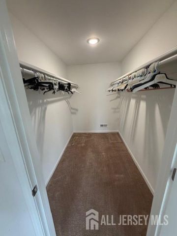 89 Albury Way, North Brunswick, NJ 08902