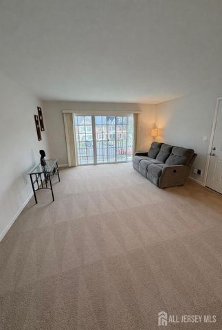 89 Albury Way, North Brunswick, NJ 08902