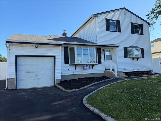 3 Perry Street, Brentwood, NY 11717