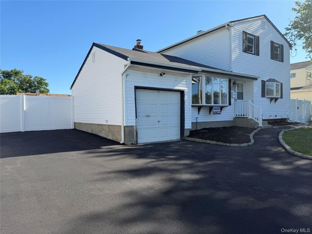 3 Perry Street, Brentwood, NY 11717