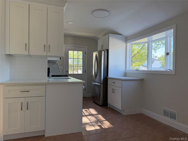 3 Perry Street, Brentwood, NY 11717