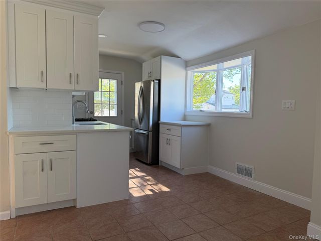 3 Perry Street, Brentwood, NY 11717