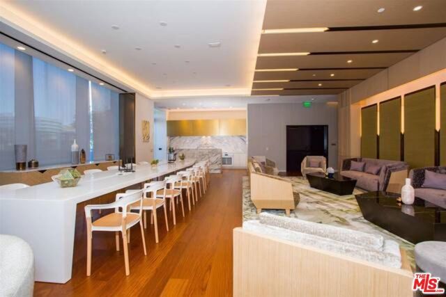 889 Francisco Street 2210, Los Angeles, CA 90017