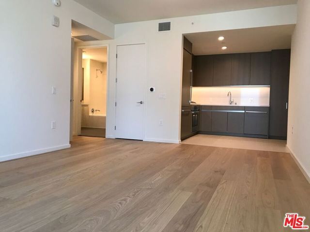 889 Francisco Street 2210, Los Angeles, CA 90017
