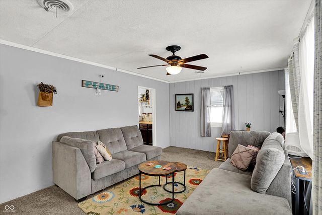 559 Parkway Street, Whiteland, IN 46184