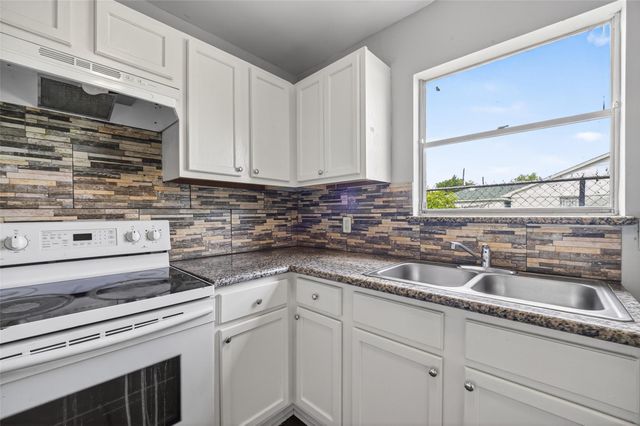 3918 Tavenor Lane, Houston, TX 77047