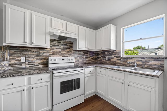 3918 Tavenor Lane, Houston, TX 77047