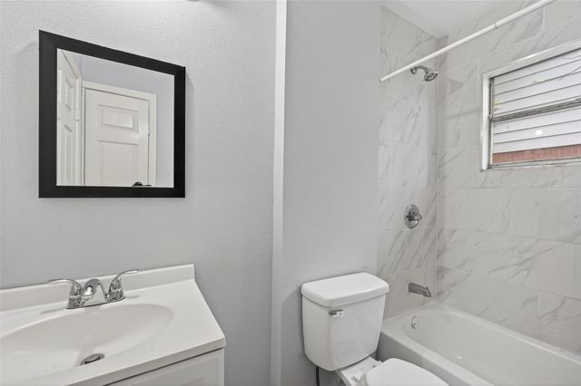 3918 Tavenor Lane, Houston, TX 77047