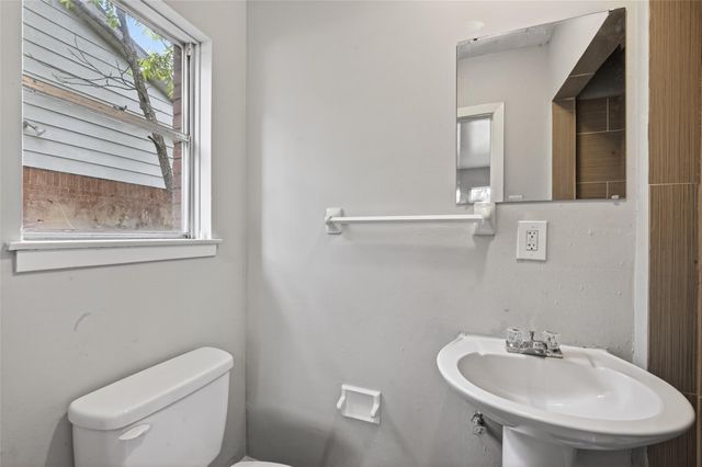 3918 Tavenor Lane, Houston, TX 77047