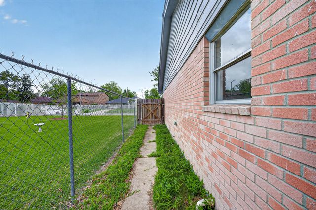 3918 Tavenor Lane, Houston, TX 77047