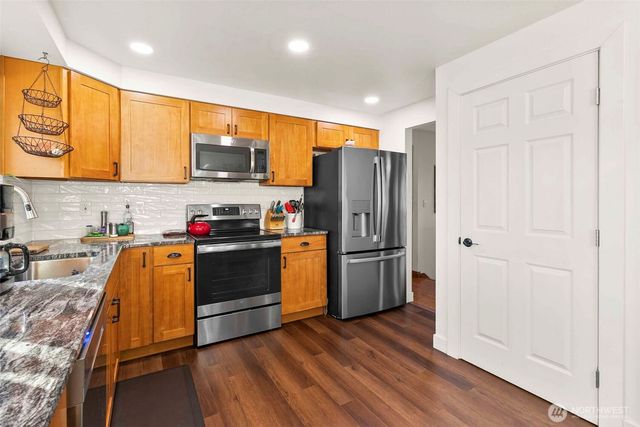 9915 SE 235th Place, Kent, WA 98031