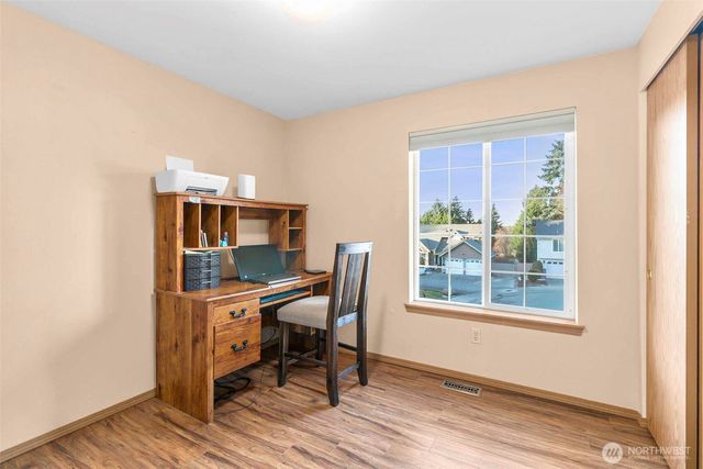 9915 SE 235th Place, Kent, WA 98031