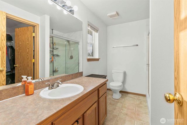 9915 SE 235th Place, Kent, WA 98031