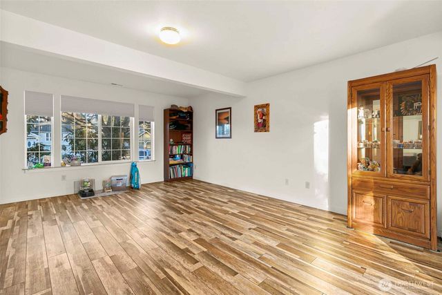 9915 SE 235th Place, Kent, WA 98031