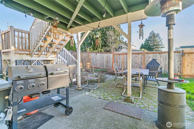 9915 SE 235th Place, Kent, WA 98031