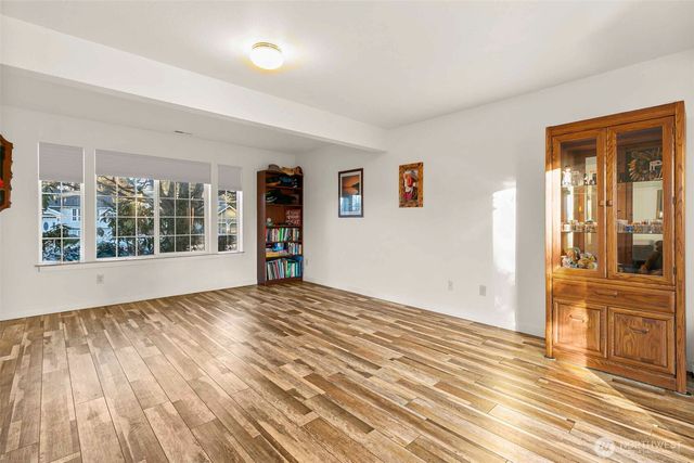 9915 SE 235th Place, Kent, WA 98031