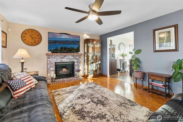 9915 SE 235th Place, Kent, WA 98031