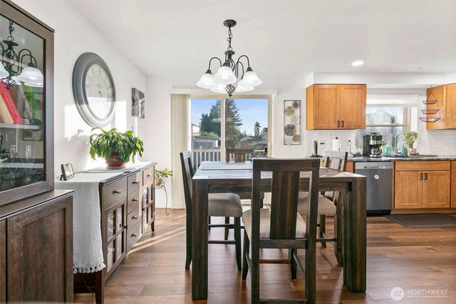 9915 SE 235th Place, Kent, WA 98031