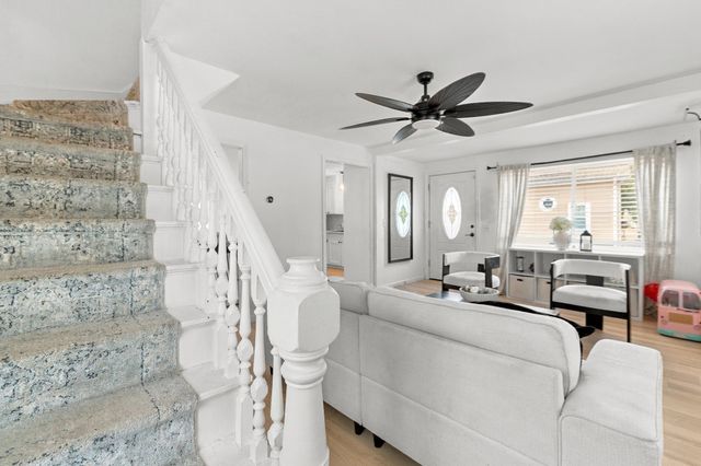 861 Pleasant St, Attleboro, MA 02703