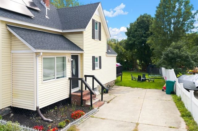 861 Pleasant St, Attleboro, MA 02703
