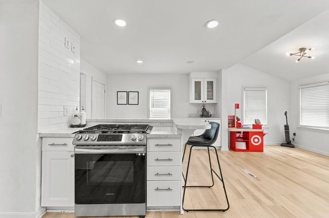 861 Pleasant St, Attleboro, MA 02703