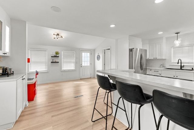 861 Pleasant St, Attleboro, MA 02703