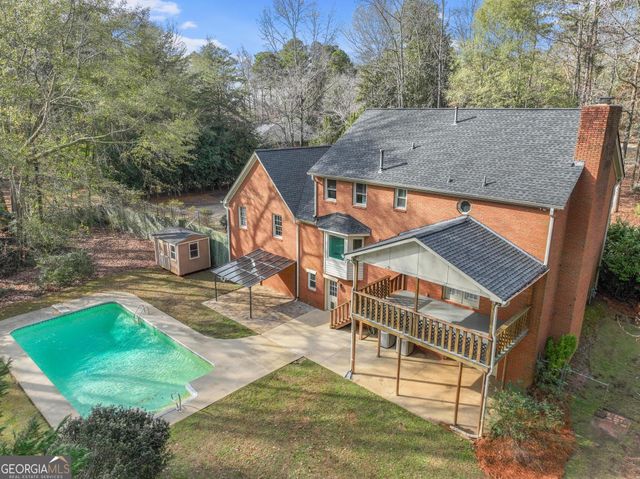 2230 Castle Lake Drive, Tyrone, GA 30290