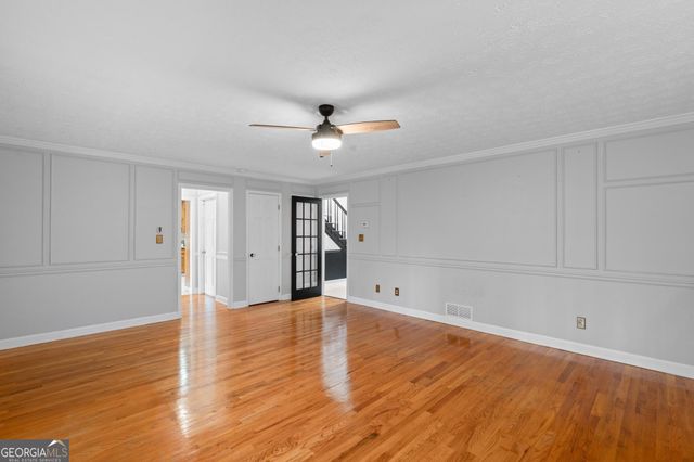 2230 Castle Lake Drive, Tyrone, GA 30290