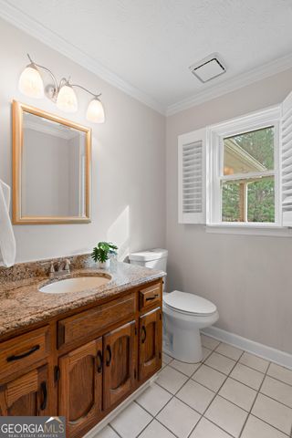 2230 Castle Lake Drive, Tyrone, GA 30290