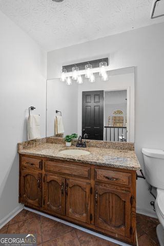 2230 Castle Lake Drive, Tyrone, GA 30290