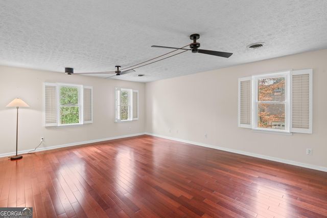 2230 Castle Lake Drive, Tyrone, GA 30290