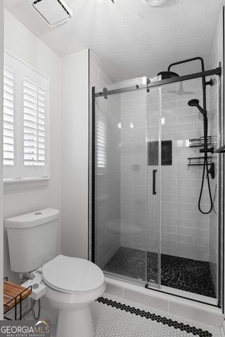 2230 Castle Lake Drive, Tyrone, GA 30290