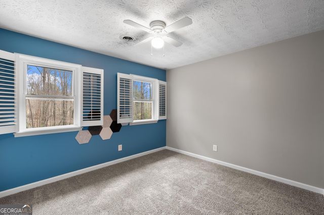 2230 Castle Lake Drive, Tyrone, GA 30290