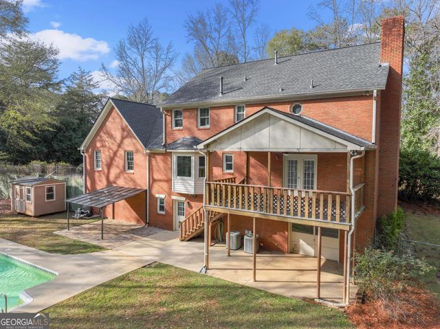 2230 Castle Lake Drive, Tyrone, GA 30290