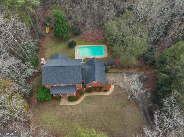 2230 Castle Lake Drive, Tyrone, GA 30290