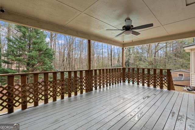 2230 Castle Lake Drive, Tyrone, GA 30290