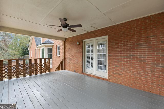 2230 Castle Lake Drive, Tyrone, GA 30290