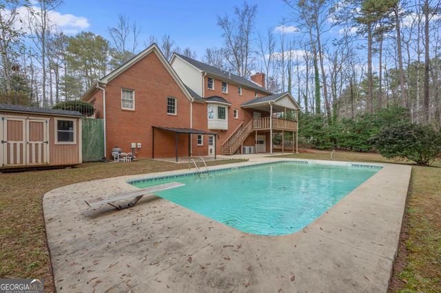 2230 Castle Lake Drive, Tyrone, GA 30290