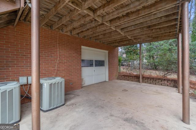 2230 Castle Lake Drive, Tyrone, GA 30290