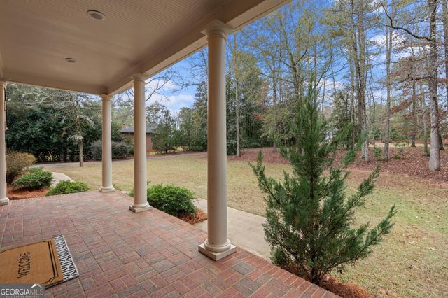 2230 Castle Lake Drive, Tyrone, GA 30290