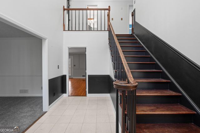 2230 Castle Lake Drive, Tyrone, GA 30290