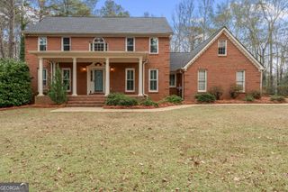 2230 Castle Lake Drive, Tyrone, GA 30290