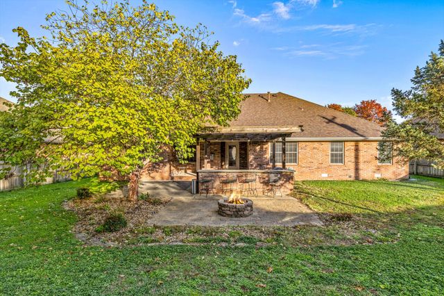 717 N Milton Drive, Nixa, MO 65714